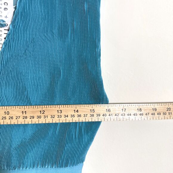 Alice + Olivia Joleen Pleated V Neck Dress Sz 6 Aqua Blue Fit & Flare (W/Flaws) - Picture 6 of 10